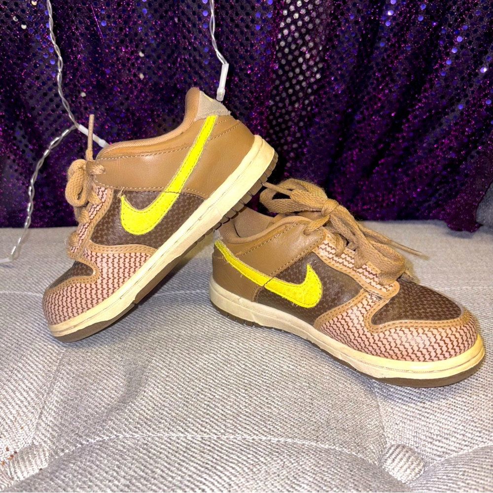 Nike x Undefeated Dunk Low SP 'Canteen' DJ4306-200